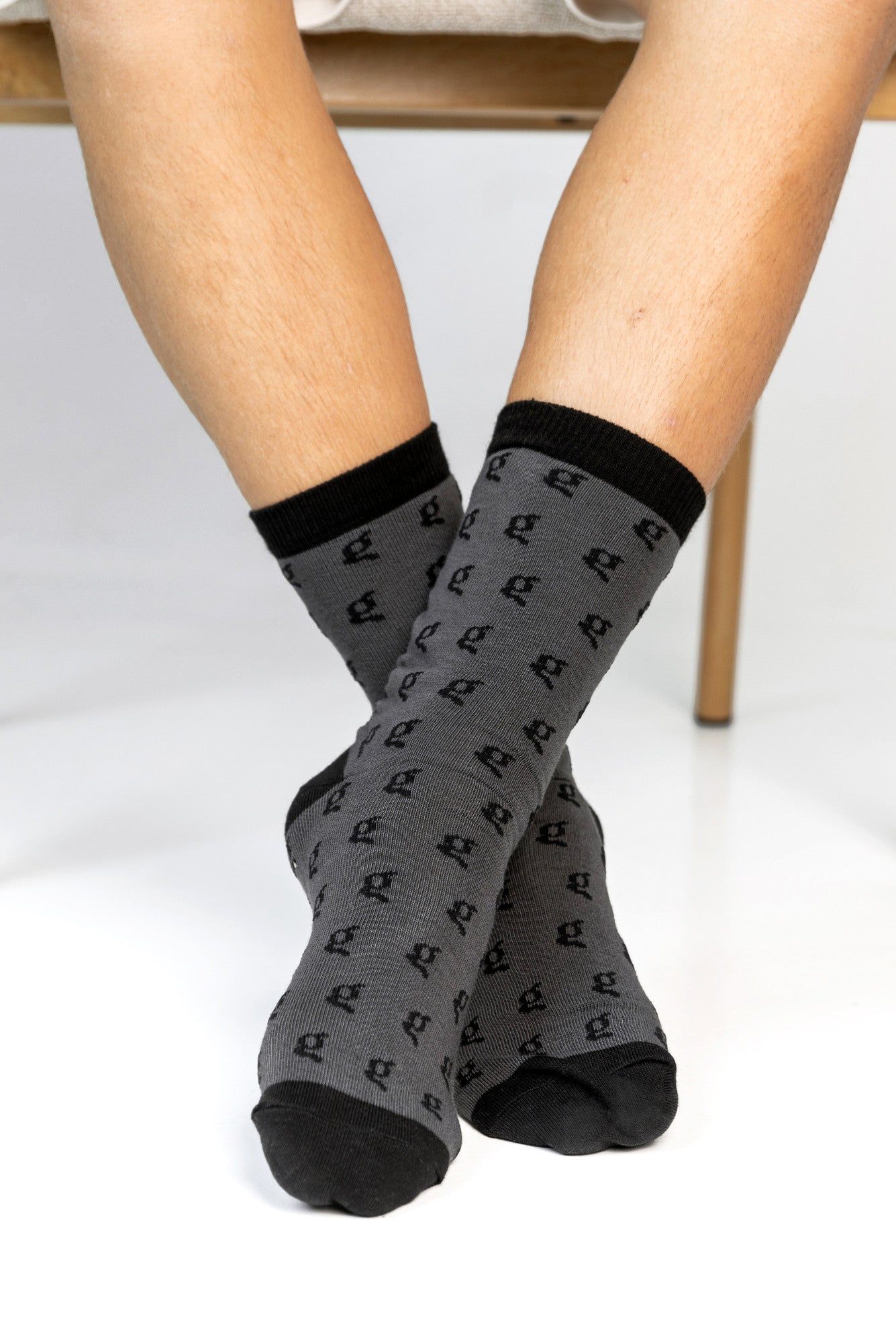 Logo Pattern Socks - Black